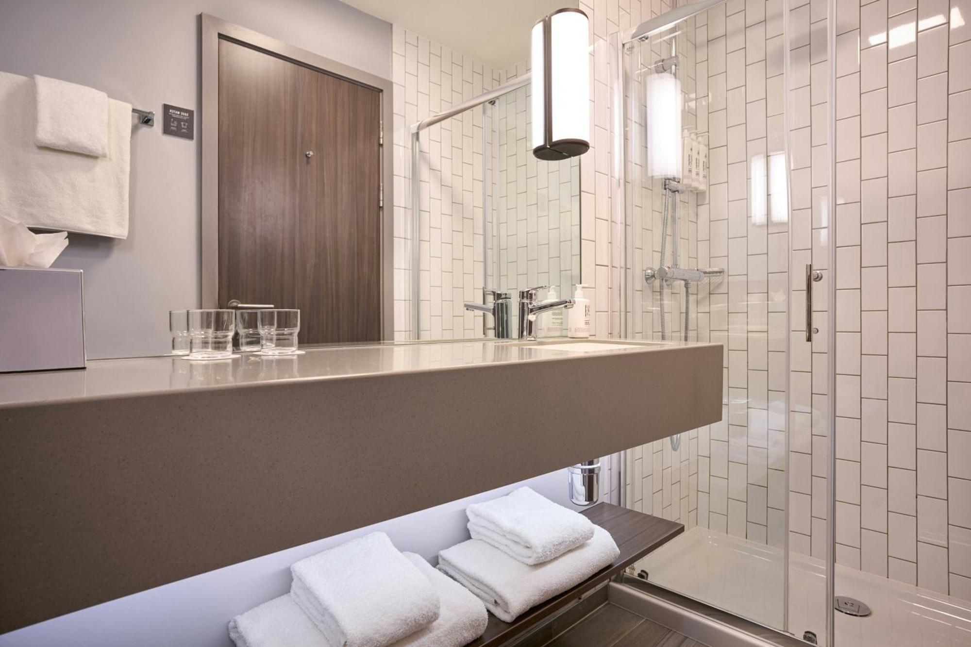 Moxy Dublin City Eksteriør billede