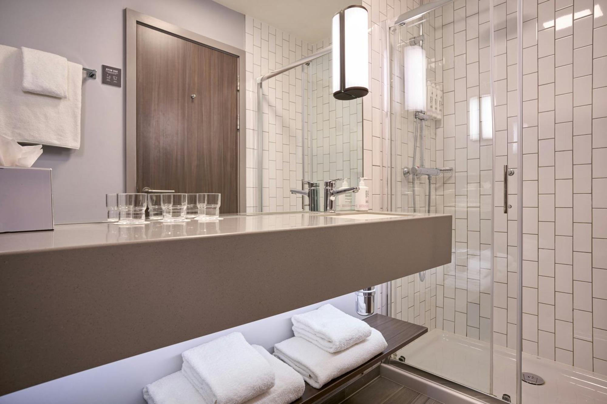 Moxy Dublin City Eksteriør billede